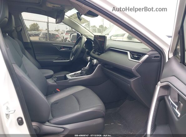 JTMB6RFV5PD085435 2023 TOYOTA RAV4 HYBRID White Սալոնի դիմացի տեսք
