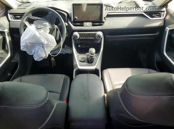 JTMB6RFV7PD106348 2023 TOYOTA RAV4 Gray Widok deski rozdzielczej