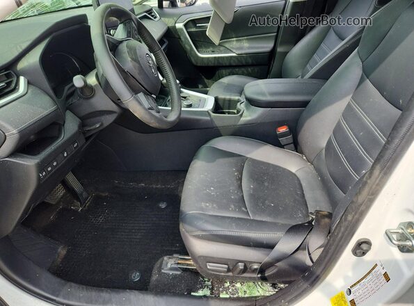 JTMB6RFV7SJ068548 2025 TOYOTA RAV4 Белый Вид салона спереди