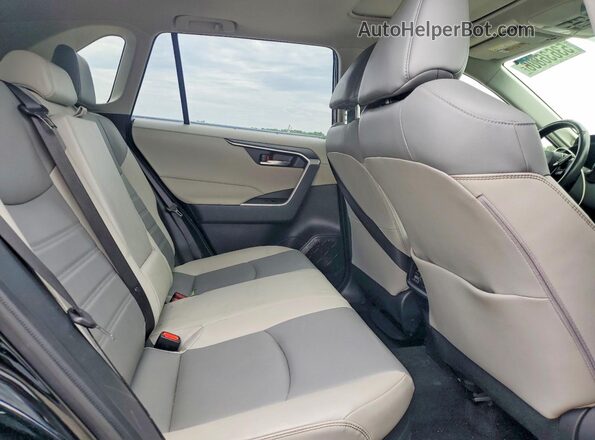 JTMB6RFV8ND051955 2022 TOYOTA RAV4 Черный Вид задней части салона