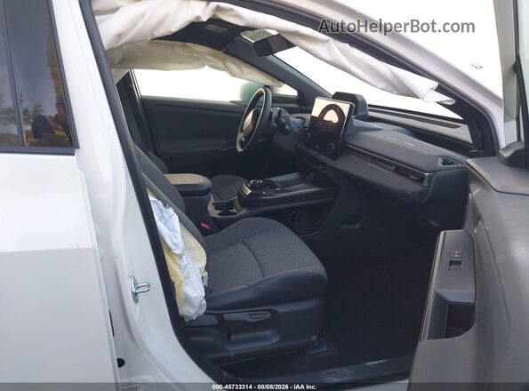 JTMBCAEB1TA004475 2026 TOYOTA BZ White Սալոնի դիմացի տեսք