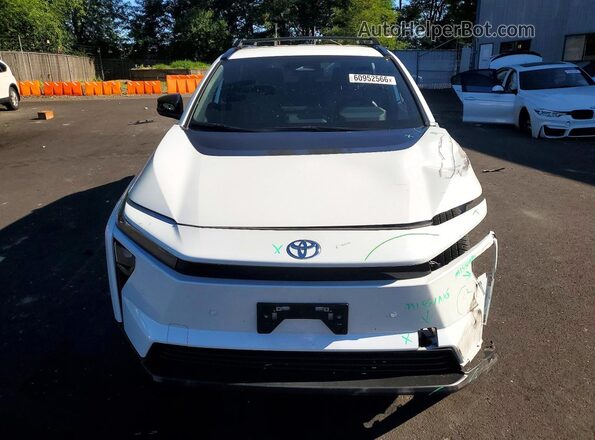 JTMBCAEB7TA001774 2026 TOYOTA BZ White Вид спереду