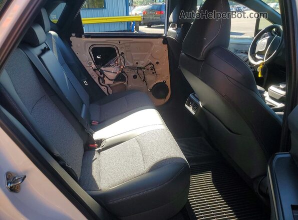 JTMBCAEB7TA001774 2026 TOYOTA BZ White Вид задніх сидінь