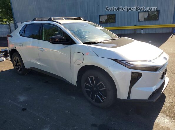 JTMBCAEB7TA001774 2026 TOYOTA BZ White Передня права чверть
