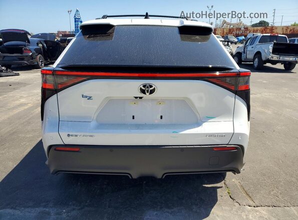 JTMBDAFB5TA008122 2026 TOYOTA BZ White Вид ззаду