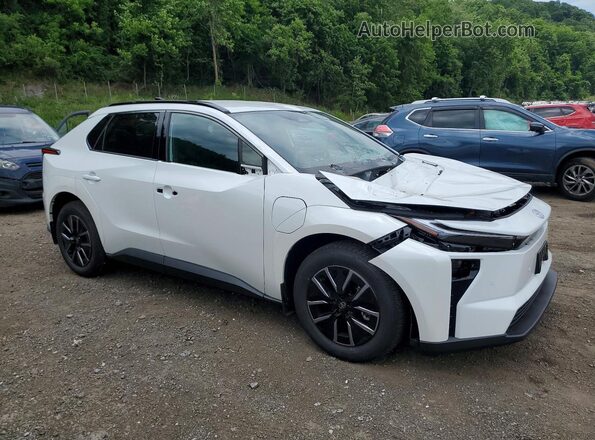 JTMBDAFB7TA007960 2026 TOYOTA BZ White Przód prawy