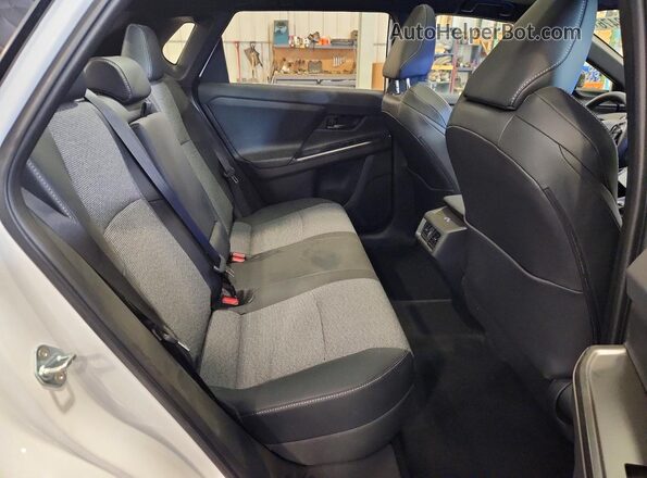 JTMBDAFB8TA002668 2026 TOYOTA BZ White Вид задньої частини салону