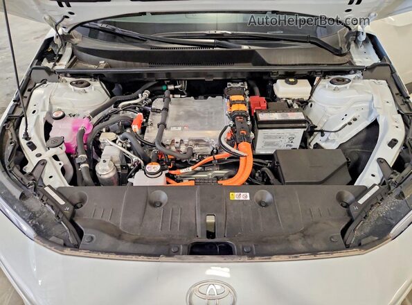JTMBDAFB8TA002668 2026 TOYOTA BZ White Вид підкапотного простору