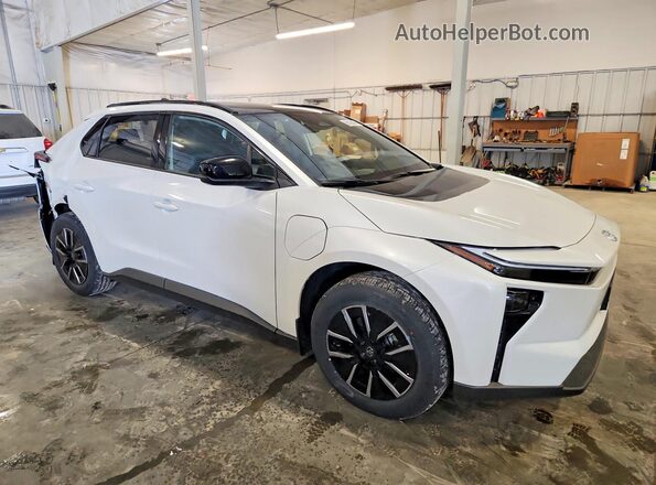 JTMBDAFB8TA002668 2026 TOYOTA BZ White Передня права чверть