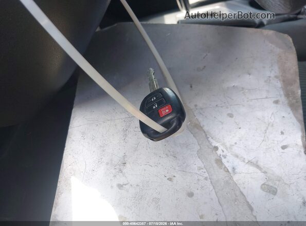 JTMBFREV2HJ131680 2017 TOYOTA RAV4 Gray Вид панелі приладів