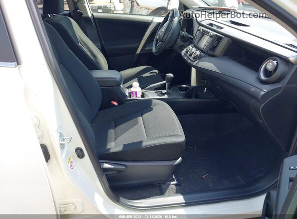 JTMBFREV2HJ161987 2017 TOYOTA RAV4 White Вид салону спереду