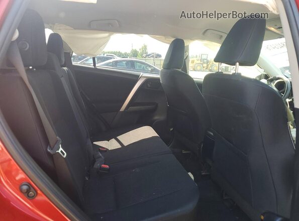 JTMBFREV4HJ126870 2017 TOYOTA RAV4 Red Widok wnętrza z tyłu