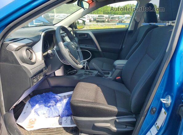 JTMBFREV4HJ156984 2017 TOYOTA RAV4 Blue წინა სალონის ხედი