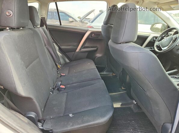 JTMBFREV5GJ058092 2016 TOYOTA RAV4 White Widok tylnych siedzeń