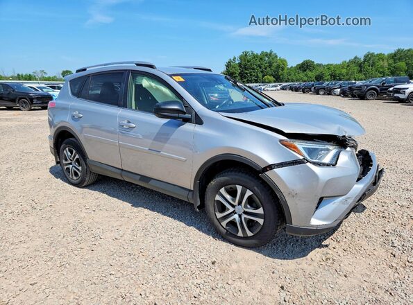 JTMBFREV7JJ252100 2018 TOYOTA RAV4 Серебряный Передняя правая четверть