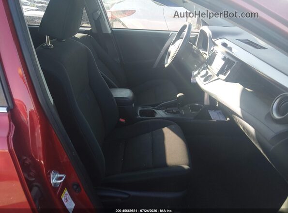 JTMBFREV8HJ127438 2017 TOYOTA RAV4 Красный Вид салона спереди