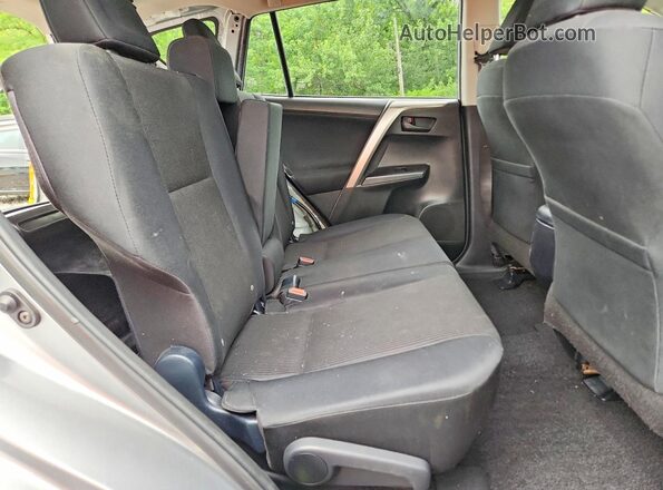 JTMBFREV9JJ211886 2018 TOYOTA RAV4 Gray Widok wnętrza z tyłu