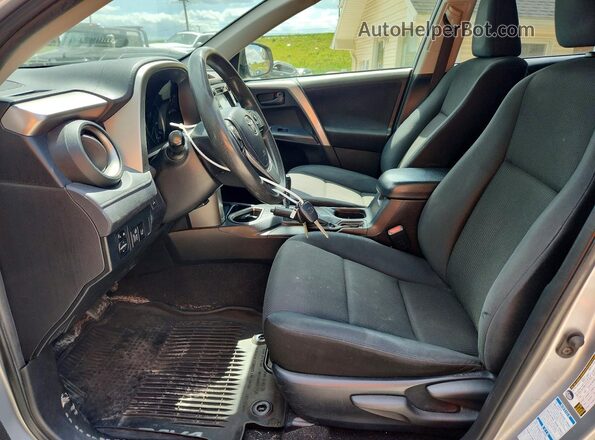 JTMBFREVXJJ260286 2018 TOYOTA RAV4 Silver Вид салону спереду