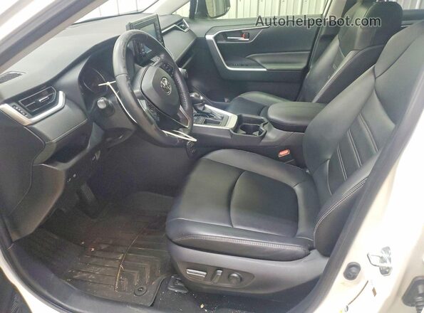 JTMC1RFV0KD017118 2019 TOYOTA RAV4 White Front interior view