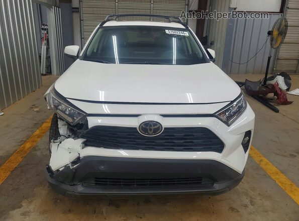 JTMC1RFV0KD017118 2019 TOYOTA RAV4 White Front view