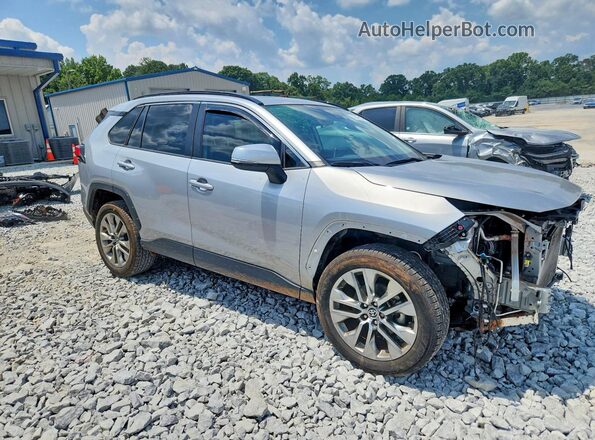JTMC1RFV7PJ026780 2023 TOYOTA RAV4 Silver Передня права чверть
