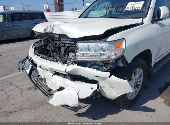 JTMCY7AJ3J4070396 2018 TOYOTA LAND CRUISER White Vista interior de 360 grados