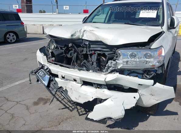 JTMCY7AJ3J4070396 2018 TOYOTA LAND CRUISER White Vista frontal