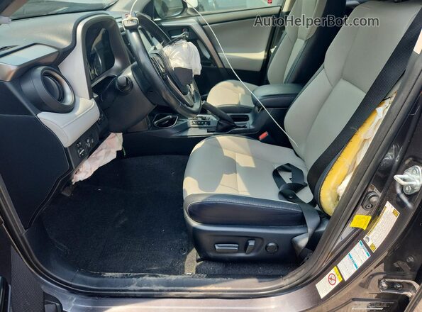 JTMDFREV2JJ748821 2018 TOYOTA RAV4 Gray Вид салону спереду