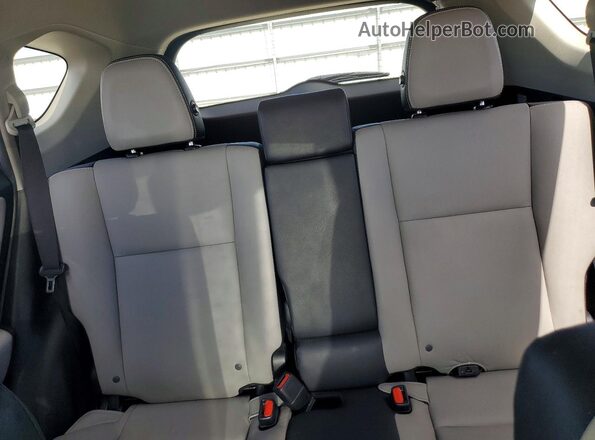 JTMDFREV4JJ720597 2018 TOYOTA RAV4 White Widok tylnych siedzeń