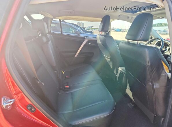 JTMDFREV5GJ061311 2016 TOYOTA RAV4 Красный Вид задних сидений