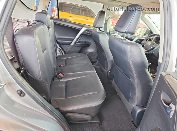 JTMDFREVXJJ226616 2018 TOYOTA RAV4 Silver უკანა სალონის ხედი