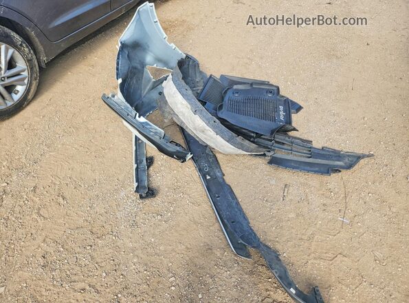 JTMDJREV2JD197268 2018 TOYOTA RAV4 White Widok komory silnika