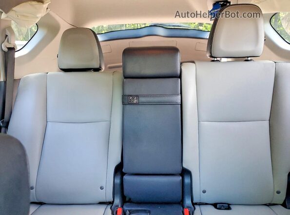 JTMDJREV7JD236663 2018 TOYOTA RAV4 Gray Հետևի նստատեղերի տեսք