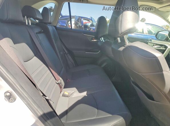 JTMDWRFV7KD514267 2019 TOYOTA RAV4 Silver Widok wnętrza z tyłu