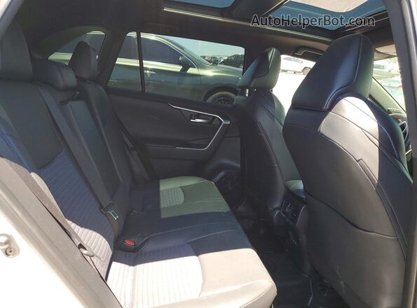 JTME6RFV3PD538688 2023 TOYOTA RAV4 White Vista interior trasera