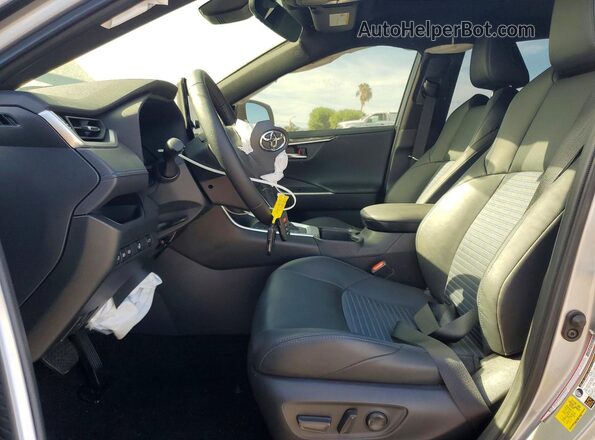 JTME6RFV5SJ077584 2025 TOYOTA RAV4 Серый Вид салона спереди