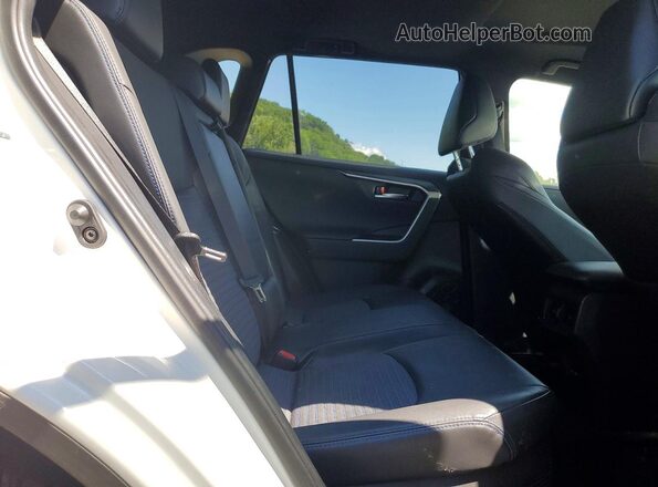 JTME6RFV8ND535931 2022 TOYOTA RAV4 White Rear interior view
