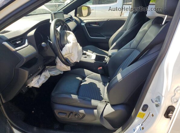 JTME6RFV8ND535931 2022 TOYOTA RAV4 White Front interior view
