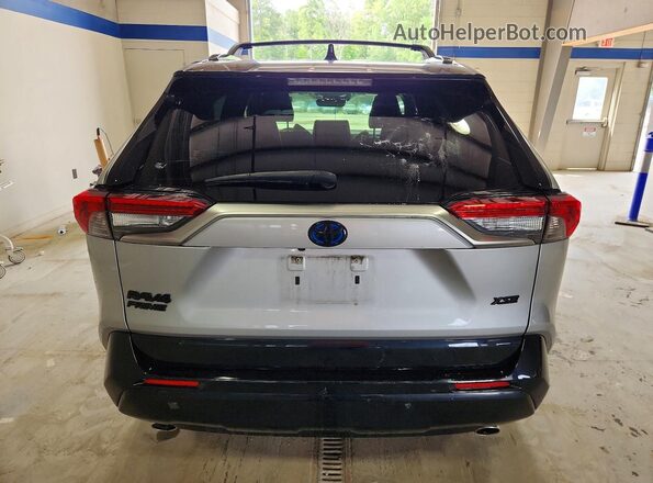 JTMEB3FVXND075454 2022 TOYOTA RAV4 Silver Հետևի տեսք