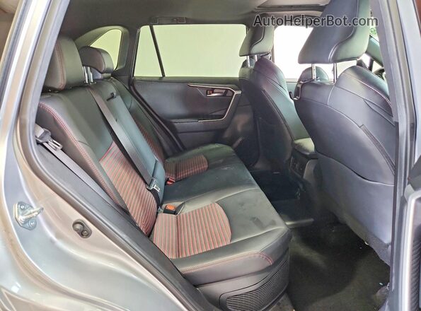 JTMEB3FVXND075454 2022 TOYOTA RAV4 Silver Սալոնի հետևի տեսք