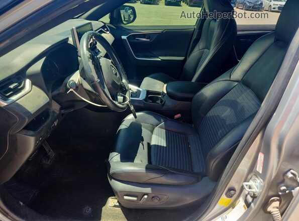 JTMEWRFV8KJ005794 2019 TOYOTA RAV4 Silver Widok wnętrza z przodu