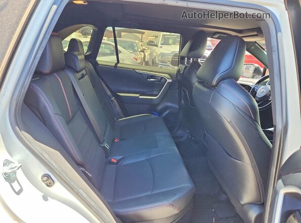 JTMFB3FV6MD070819 2021 TOYOTA RAV4 White უკანა სალონის ხედი