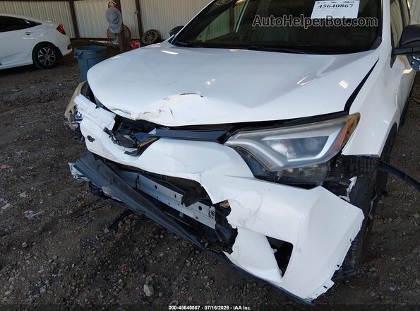 JTMJFREV4HJ700220 2017 TOYOTA RAV4 White Widok z przodu