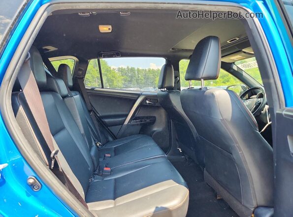 JTMJFREV8HJ701208 2017 TOYOTA RAV4 Blue Widok wnętrza z tyłu
