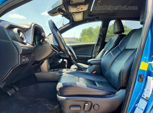 JTMJFREV8HJ701208 2017 TOYOTA RAV4 Blue Widok wnętrza z przodu