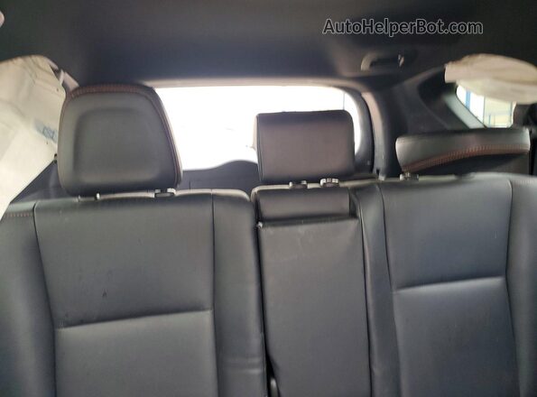 JTMJFREV8JD236899 2018 TOYOTA RAV4 Burgundy Вид задніх сидінь