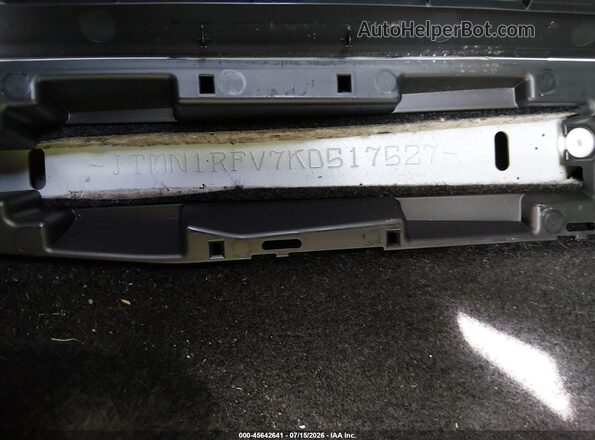 JTMN1RFV7KD517527 2019 TOYOTA RAV4 White ძრავის განყოფილების ხედი