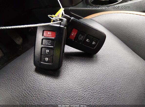 JTMNFREV1JJ749530 2018 TOYOTA RAV4 White Widok deski rozdzielczej