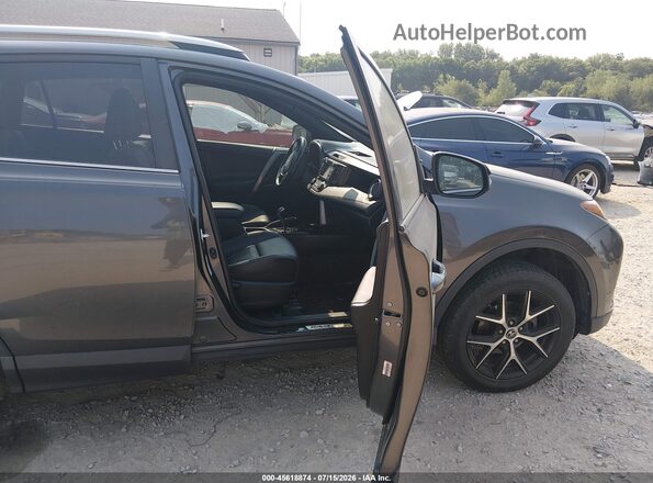 JTMNFREV4JJ166899 2018 TOYOTA RAV4 Gray Вид салону спереду