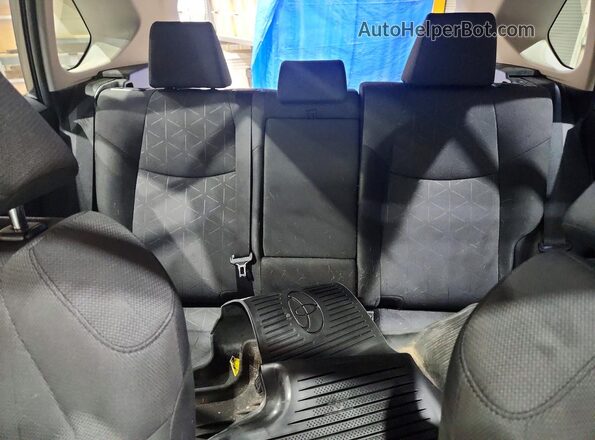 JTMP1RFV5KD021098 2019 TOYOTA RAV4 Gray Widok tylnych siedzeń